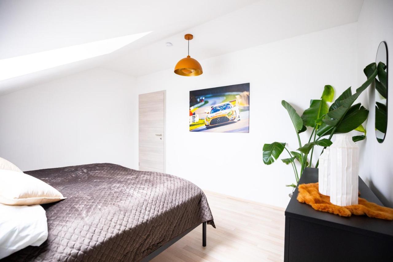 Design-Ferienwohnung In Kelberg Am Nuerburgring: Platz Fuer 6, Kueche, Wifi, Netflix Exterior foto
