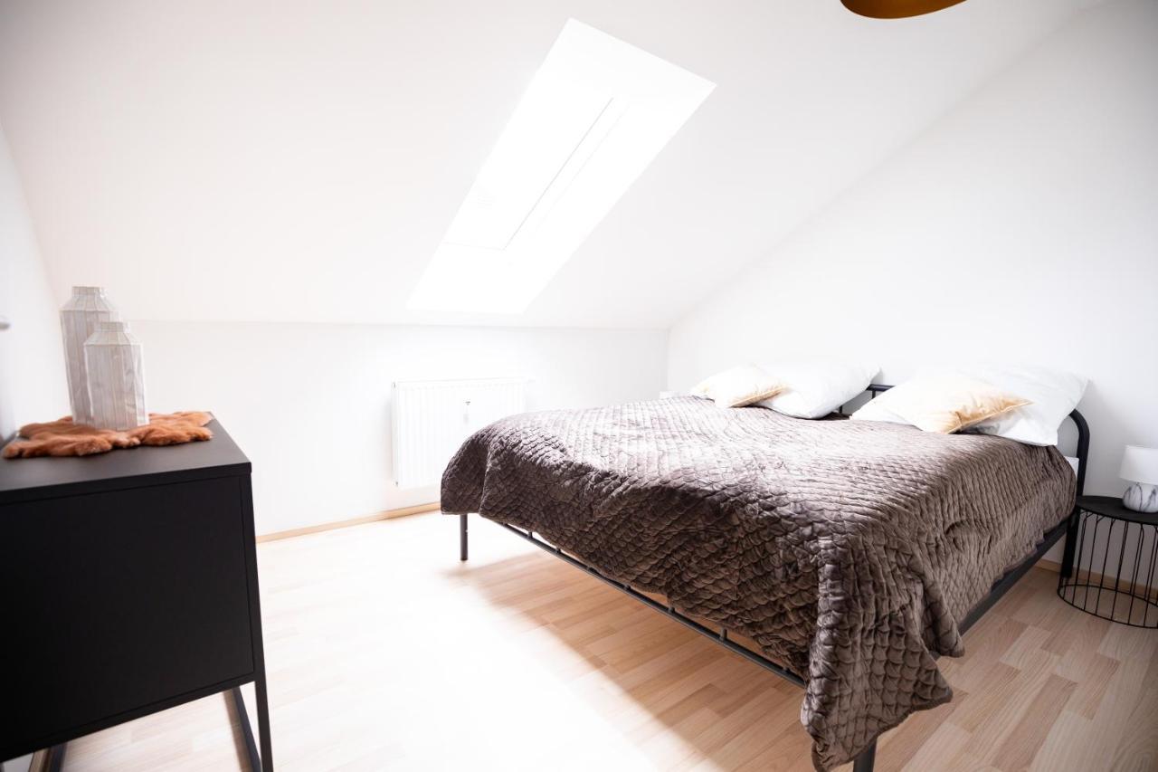 Design-Ferienwohnung In Kelberg Am Nuerburgring: Platz Fuer 6, Kueche, Wifi, Netflix Exterior foto