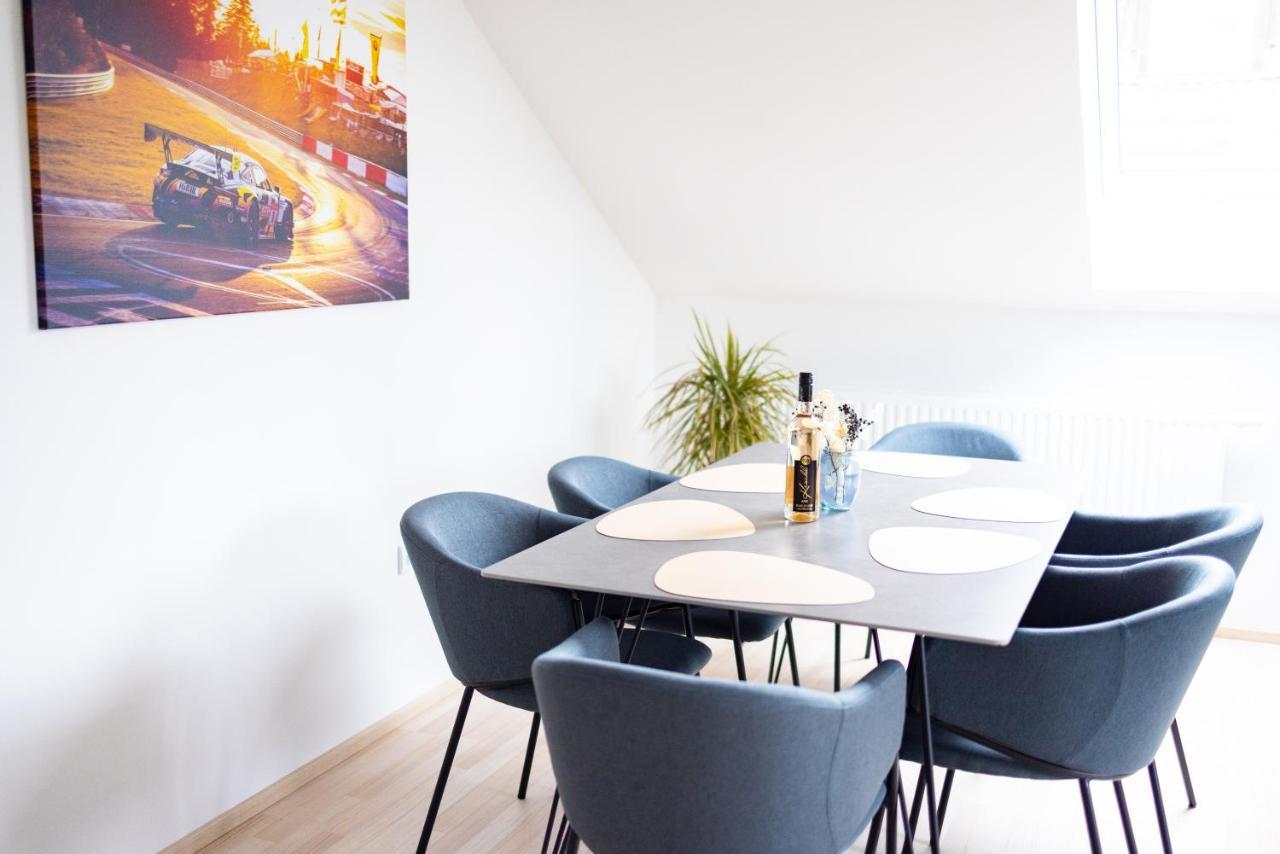 Design-Ferienwohnung In Kelberg Am Nuerburgring: Platz Fuer 6, Kueche, Wifi, Netflix Exterior foto